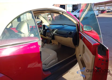 2006 Volkswagen New Beetle 2.5 from USA, damaged, VIN 3VWRF31Y96M319928